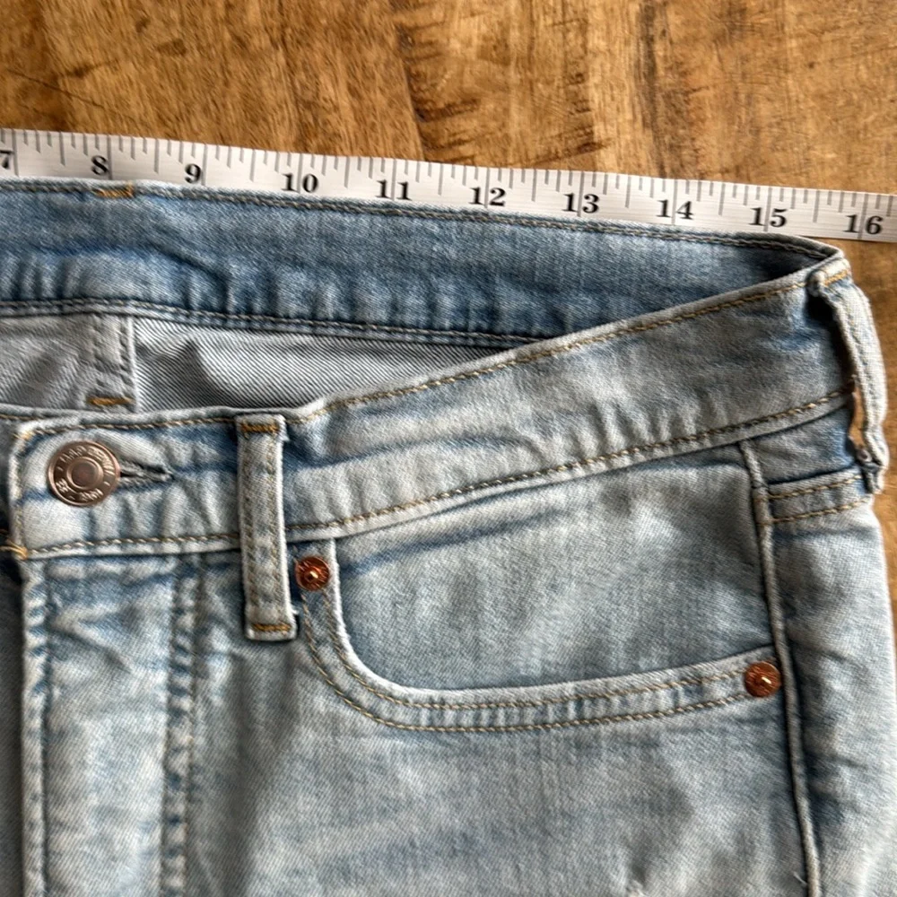 High Rise Split-Hem '70s Flare Jeans || GAP - Picture 5 of 9
